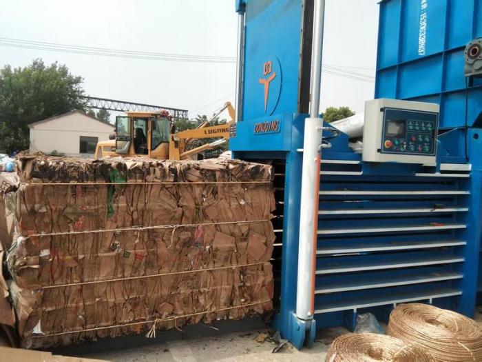 带门半自动液压打包机