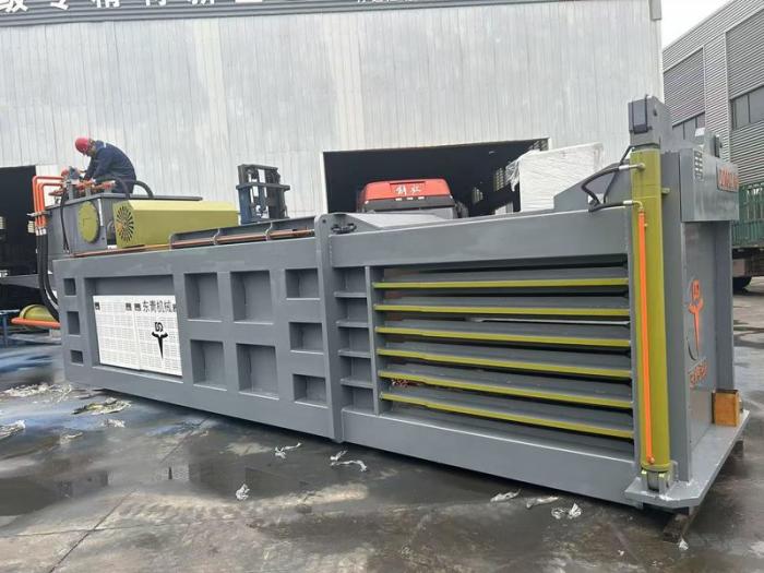 带门半自动薄膜可乐瓶专用液压打包机